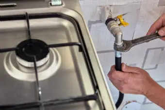 Pendik Şeyhli Doğalgaz Ocak Fleksi Montajı Ocak Fırın Hortumu Montajı Ocak Gaz Bağlama
